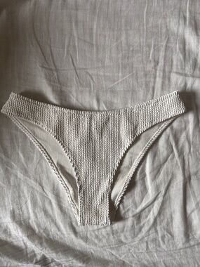 H&M Cream Textured Bikini Bottoms